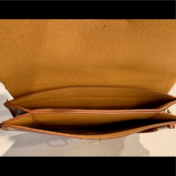 Basic crossbody purse - Picture 4 of 4